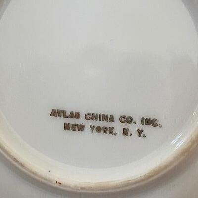 Lot 675 - Decorative Plates