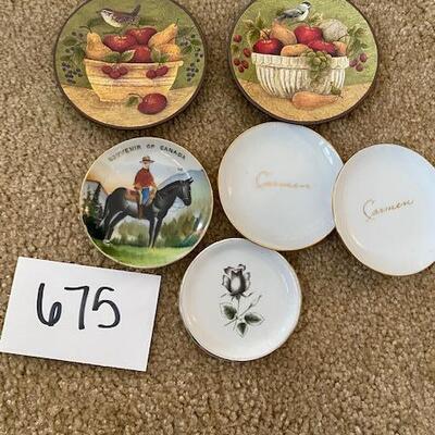 Lot 675 - Decorative Plates
