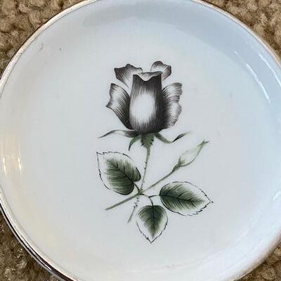 Lot 675 - Decorative Plates