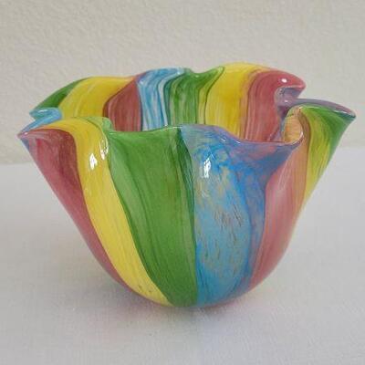 Lot 254: New HALLMARK Two's Company Colorful Stripes Glass Vase  