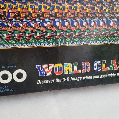Lot 255: Vintage NEW SPRINGBOK 1000 pc. Magic 3D World Class Puzzle 