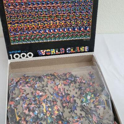 Lot 255: Vintage NEW SPRINGBOK 1000 pc. Magic 3D World Class Puzzle 
