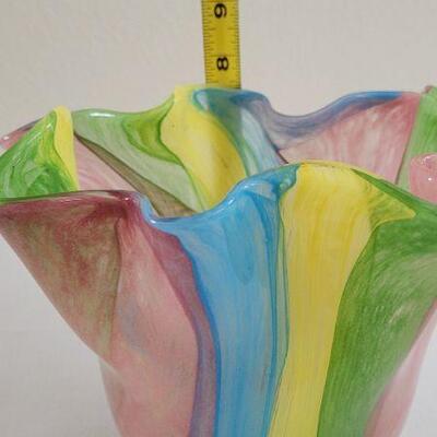 Lot 257: New HALLMARK Colorful Stripes Glass Vase