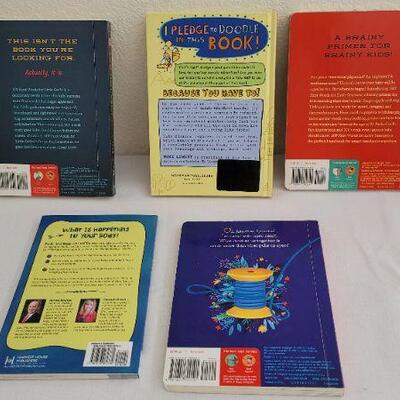 Lot 261: Assortment of NEW Children's Books 
