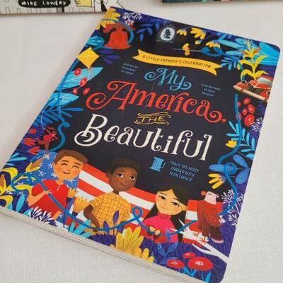 Lot 261: Assortment of NEW Children's Books 