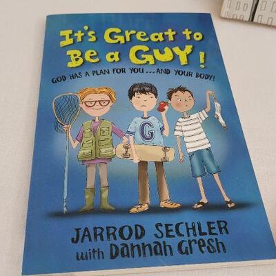 Lot 261: Assortment of NEW Children's Books 