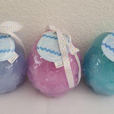 Lot 267: (3) New Hallmark Easter Egg Candles Sealed