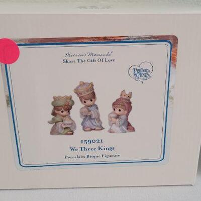 Lot 269: (2) New Precious Moments Collectibles 