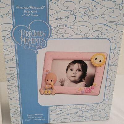 Lot 269: (2) New Precious Moments Collectibles 