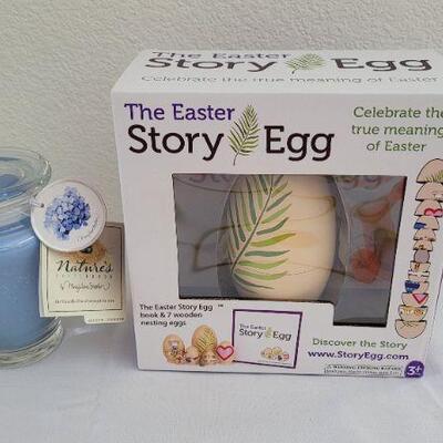 Lot 270: New Easter STORY OF THE EGG & New HALLMARK Candle 