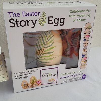 Lot 270: New Easter STORY OF THE EGG & New HALLMARK Candle 