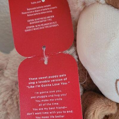 Lot 271: Pair of New HALLMARK Valentines Day FOREVER FRIENDS Singing Stuffed Animals TESTED A+