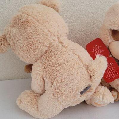 Lot 271: Pair of New HALLMARK Valentines Day FOREVER FRIENDS Singing Stuffed Animals TESTED A+