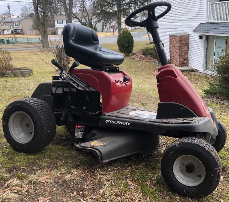 Lot 39 G 2013 Murray riding mower EstateSales