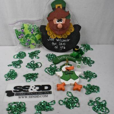 21 pc St Patrick's Day Necklaces & Decor