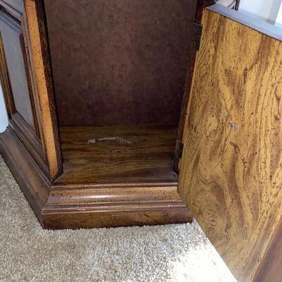 Lot 685 - Display Cabinet