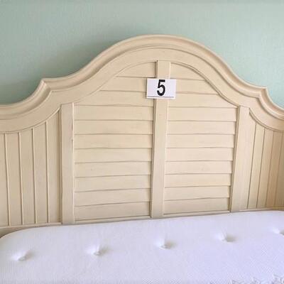 LOT#5BR1: Paula Dean Queen Bed Frame w/ Head/Foot Board