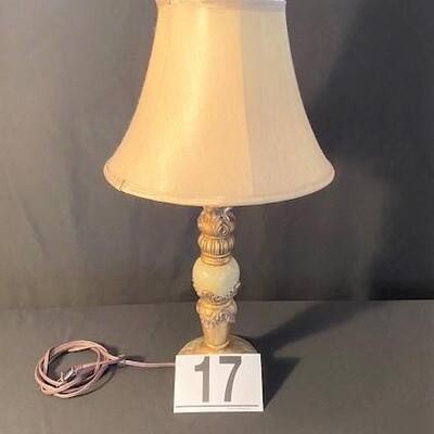 LOT#17LR1: Decorative Lamp