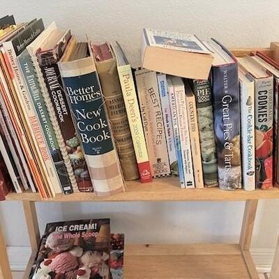 LOT#18LR1: Cookbooks w/ Folding Shelf