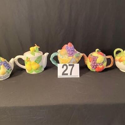 LOT#27LR1: Tea Pot Lot #3 Pottery Barn & More