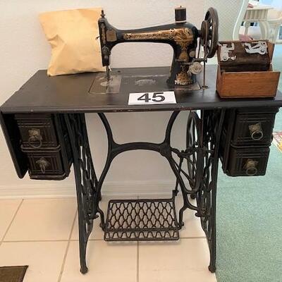 LOT#45DR: Singer #27 Sewing Machine Pedal Power w/ Cabinet
