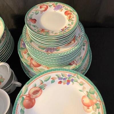 LOT#53DR: Ultra Porcelain by Sakura Dinnerware Set Lot #2
