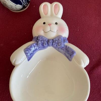 Lot 697 - Home Decor items