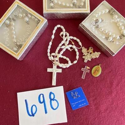 Lot 698 - Jewelry Lot