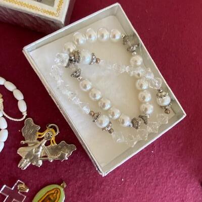 Lot 698 - Jewelry Lot