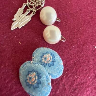 Lot 700 - Jewelry Lot