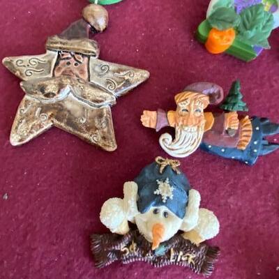 Lot 701 - Holiday Pins