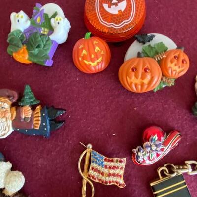 Lot 701 - Holiday Pins