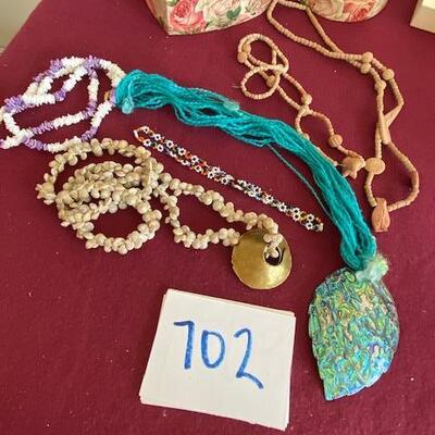 Lot 702 - Necklace Lot
