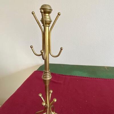 Lot 703 - Jewelry tree