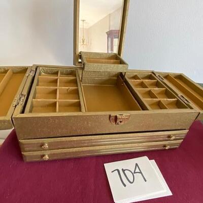 Lot 704 - Vintage Jewelry Box