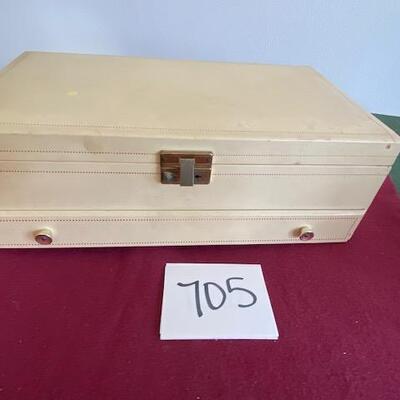 Lot 705 - Vintage Jewelry Box