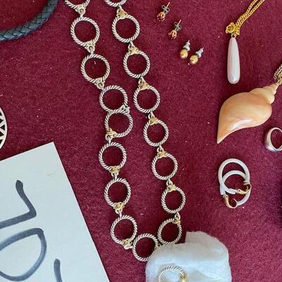 Lot 707 - Jewelry Lot
