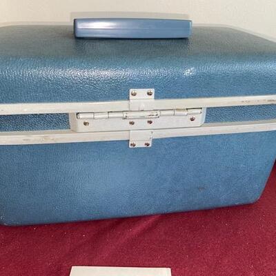 Lot 710 -  Vintage Samsonite Train Case