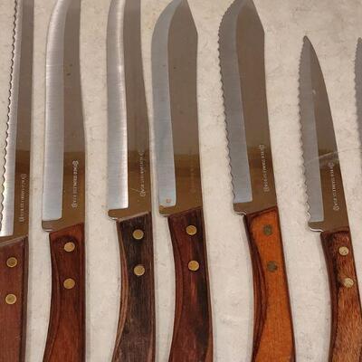 Lot 10: Set of Ekco Knives