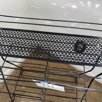 Lot 711 - Vintage Wire Shelf