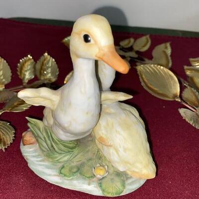 Lot 718 - Home Interiors decor