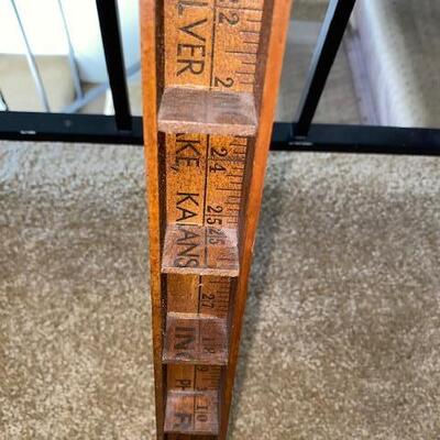 Lot 720 - Yardstick Shelf 