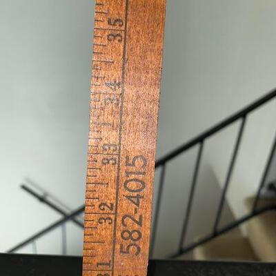 Lot 720 - Yardstick Shelf 