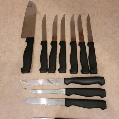 Lot 17:  SharpSu 2000 Knife Set