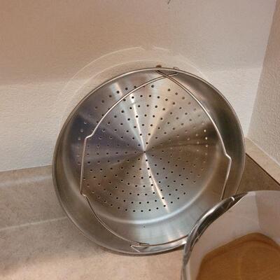 Lot 18: Mixed Pots, Pans, Timer and Stainer