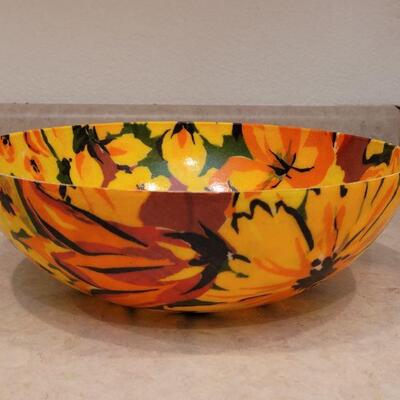 Lot 20: Mid Century Modern Fiberglass 11" Bowl