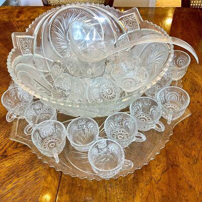 LOT 150  VINTAGE GLASS PUNCH BOWL 30 CUPS UNDER PLATE & LADLE 