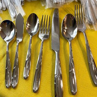 LOT 153  MIKASA STAINLESS STEEL FLATWARE