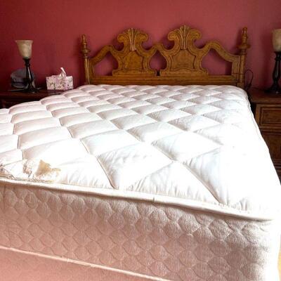 LOT 162  QUEEN SIZE MATTRESS SET VINTAGE WOOD HEADBOARD