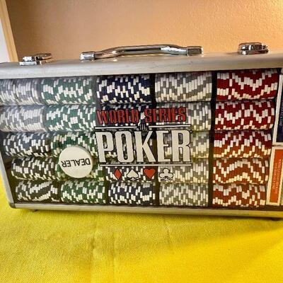 LOT 172  WORLD SERIES POKER CHIPS SET IN CASE